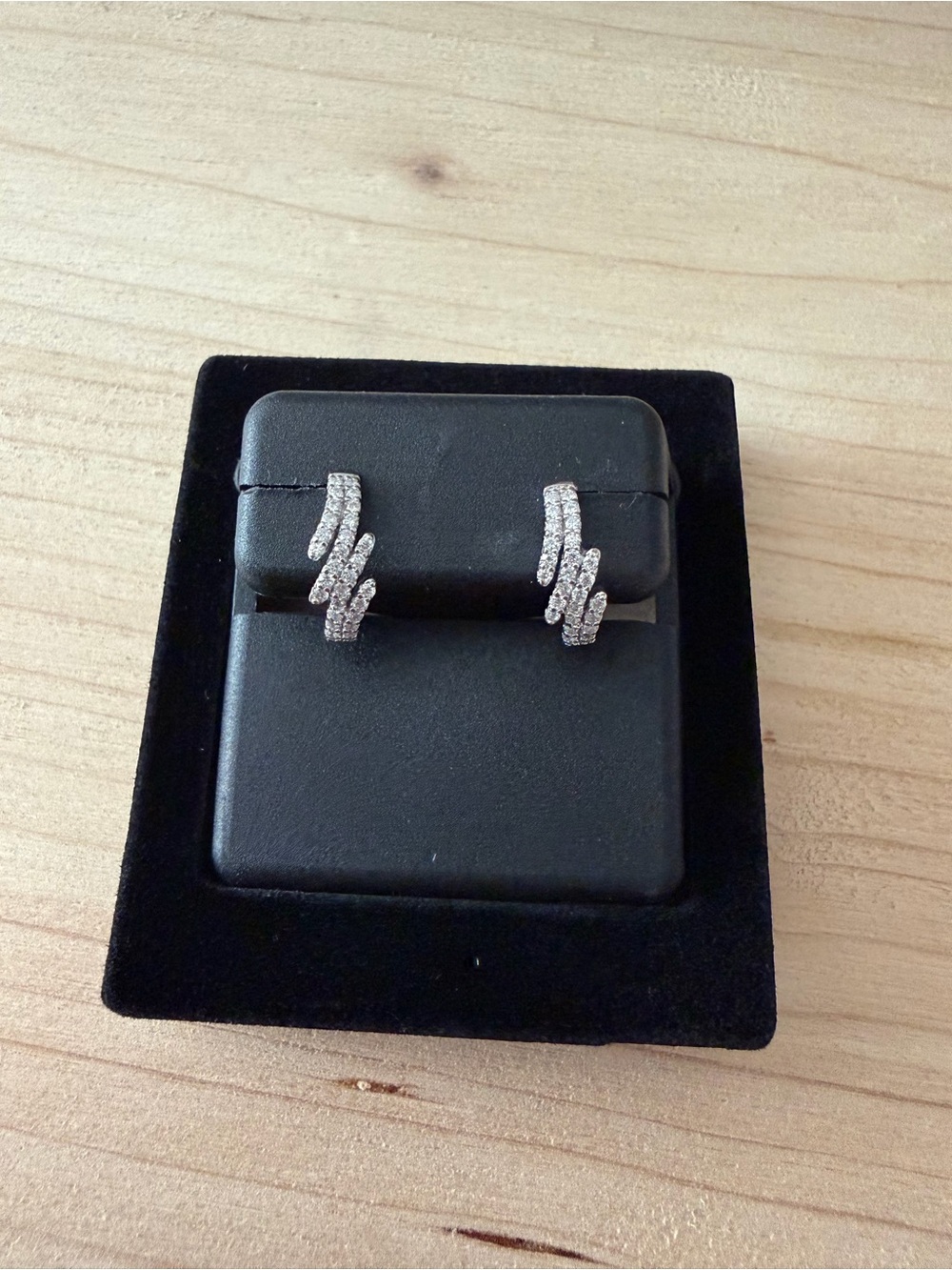 925 Sterling Silver 1.0 CTW Moissanite Wave Hoop Earrings